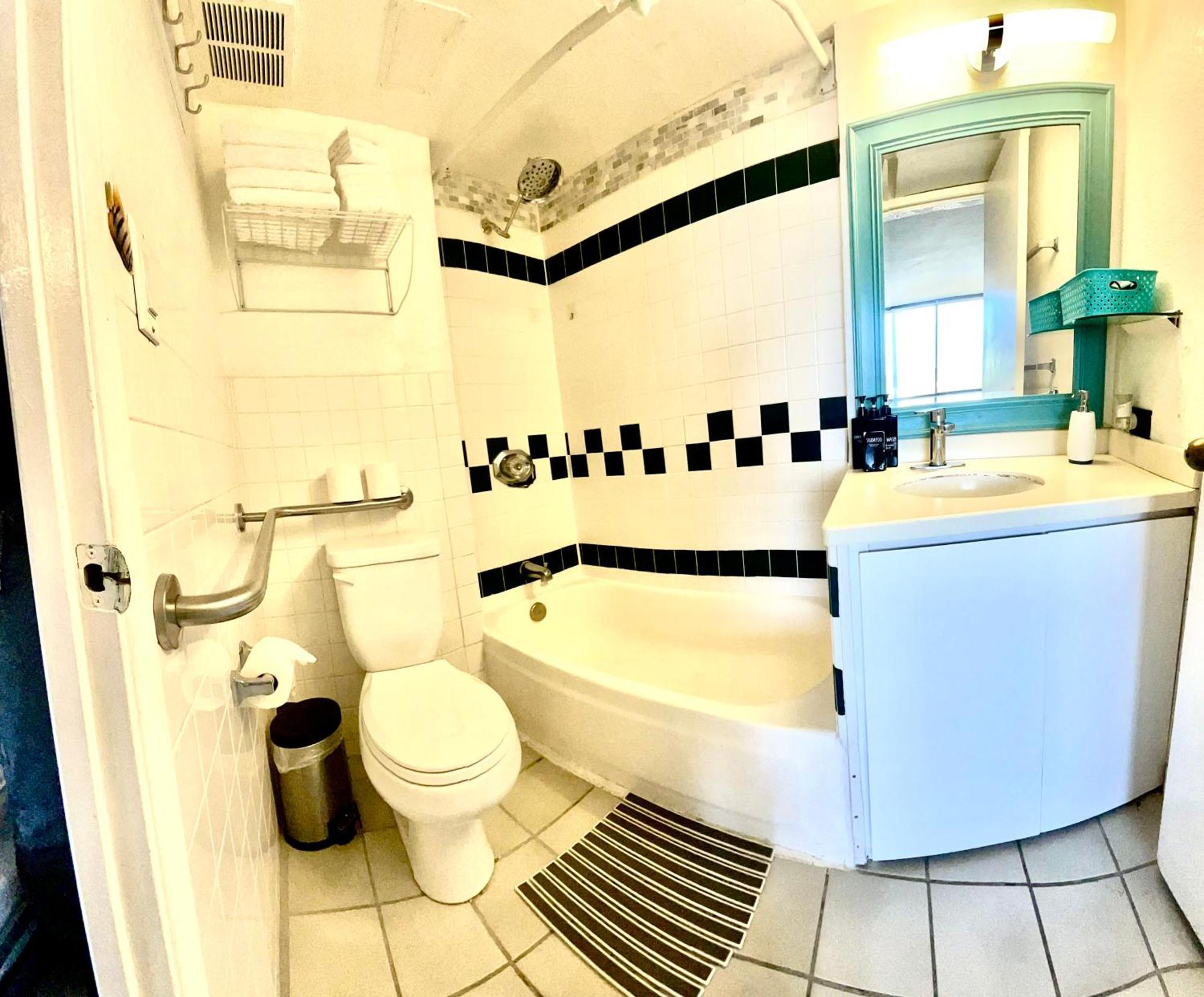 Diamond, Ocean, And Canal View Affordable Family House7Person Honolulu Exterior foto